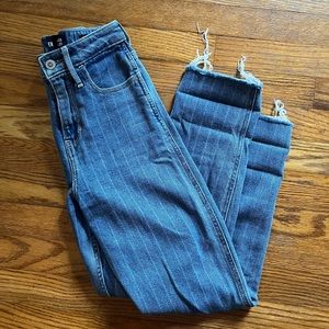 hollister mom jeans!